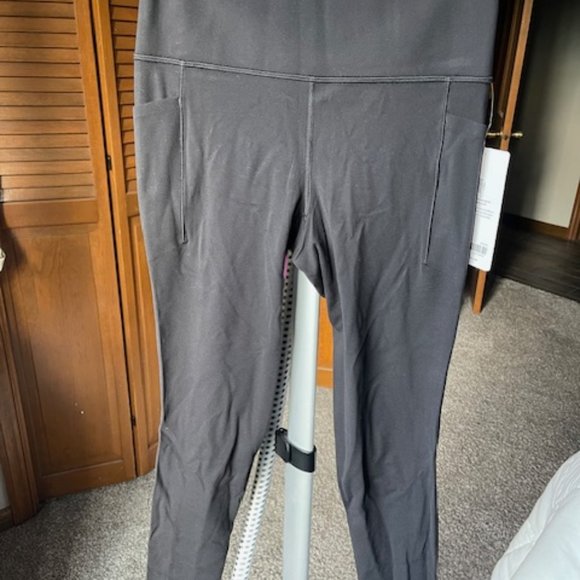 Athleta Pants - Athleta Salutation Stash Tight Leggings  -Small- NEW